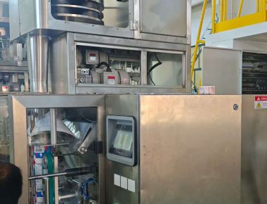 Complete industriële productielijn voor geautomatiseerd wegen en zakken van zout